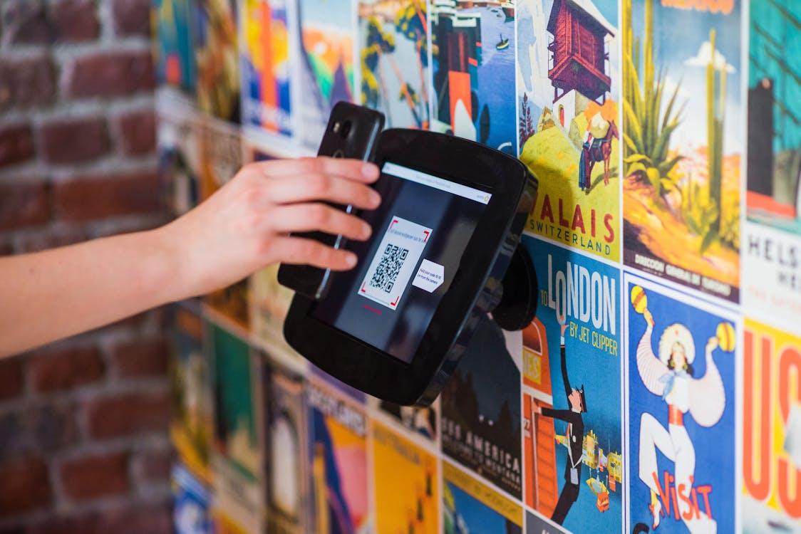 QR Code in Ad Campaigns: Integrate the Physical with the Digital to ...